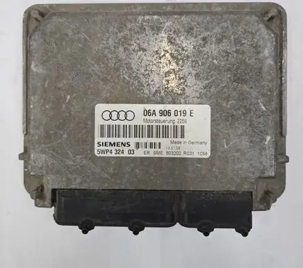 Audi A3 S3 8L Engine control unit/module 06A906019E 5WP432403