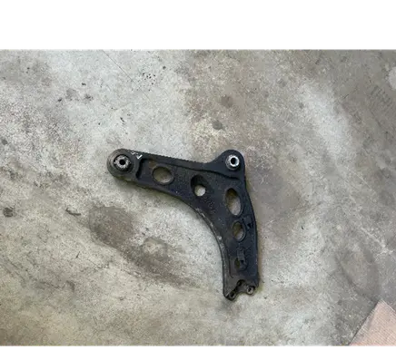 Opel Vivaro Front lower control arm/wishbone 8200688035 93859695