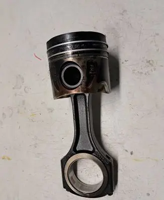 Mercedes-Benz C W204 Piston with connecting rod 65100