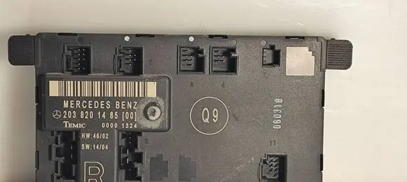 Mercedes-Benz C W203 Door control unit/module 2038201485