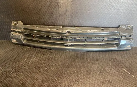 Opel Vivaro Front bumper mounting bracket 620300101R 93856003