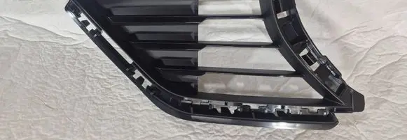 BMW i4 Front bumper lower grill 8738608