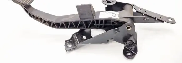Volvo V50 Clutch pedal 4N517B633EF