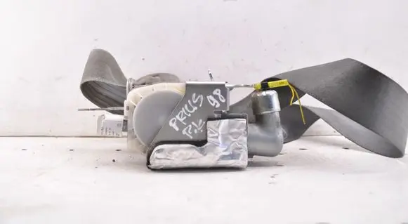 Toyota Prius (XW20) Front seatbelt 7L8220P