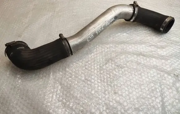 BMW 5 E39 Intercooler hose/pipe 