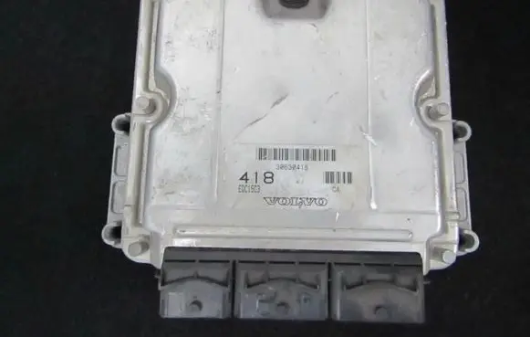 Volvo S40, V40 Engine control unit/module 0281011087 hom8200065996