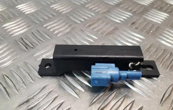 Keyless system antenna