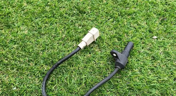 Volvo 850 Crankshaft position sensor 3547699