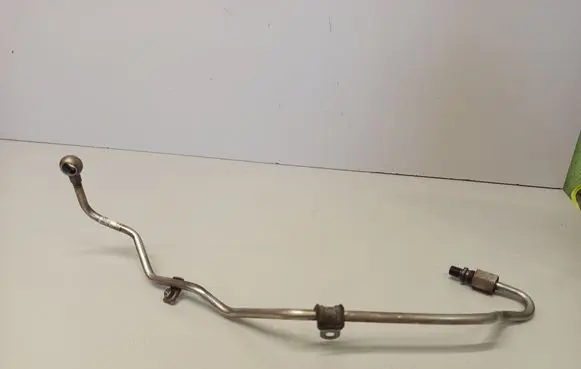 Volkswagen PASSAT B7 Turbo turbocharger oiling pipe/hose 03L145771N
