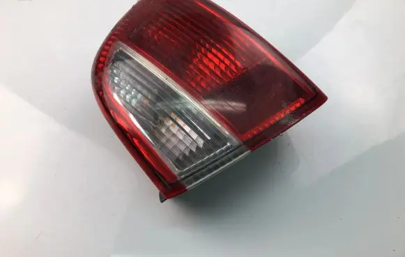 Tailgate rear/tail lights