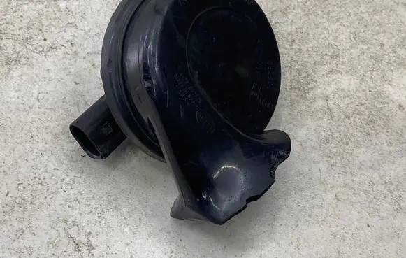 Audi A4 S4 B6 8E 8H Horn signal E1000209