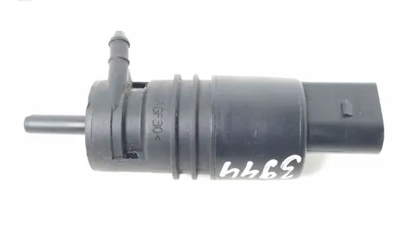Mercedes-Benz CLS C218 X218 Windscreen/windshield washer pump A2218690121