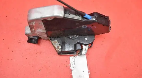 Lexus IS 220D-250-350 Front door lock
