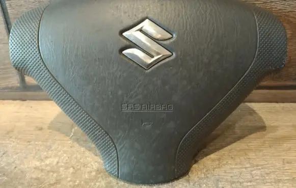 Suzuki Liana Steering wheel airbag