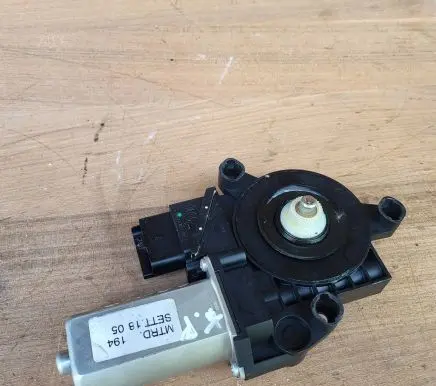 Fiat Croma Rear door window regulator motor 1060175 5000469 3F0762B