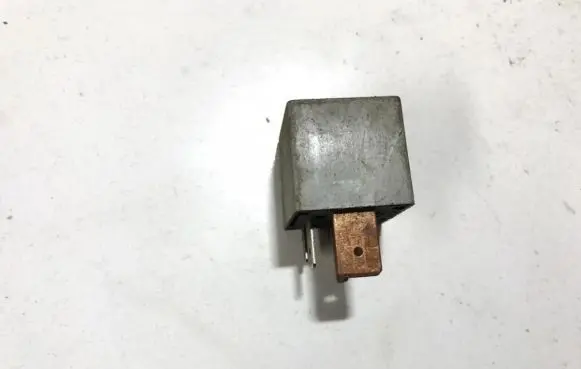 Volkswagen Transporter - Caravelle T4 Other relay 357911253a