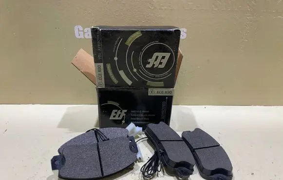 Alfa Romeo 33 Brake pads (front) 28BK658