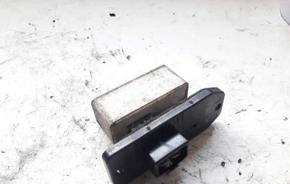 Mitsubishi Carisma Heater blower fan relay 