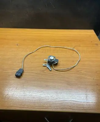 Audi 100 S4 C4 Front door lock (next to the handle) 