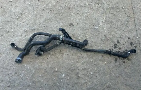 Mercedes-Benz E W213 Engine coolant pipe/hose A2135015201