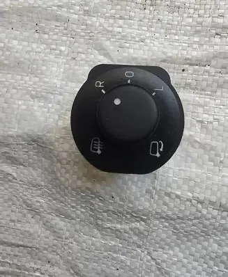 Skoda Yeti (5L) Wing mirror switch 1Z2959565J MR02612