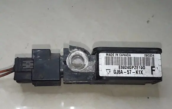 Mazda 6 Airbag deployment crash/impact sensor GJ6A57K1X 090204