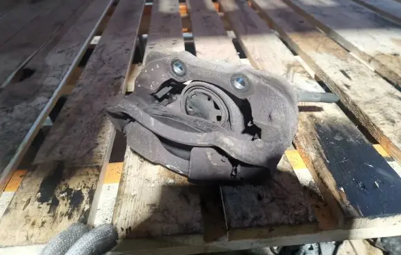 Peugeot 3008 I Front brake caliper