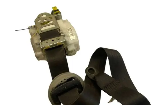 Lexus IS 220D-250-350 Front seatbelt E40435025