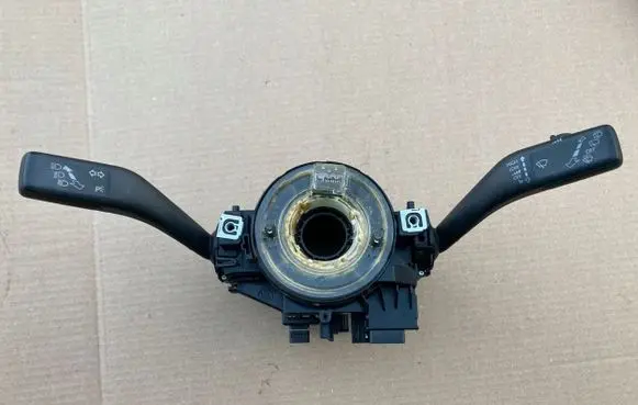 Volkswagen Golf VI Tailgate/trunk/boot open switch 1K0953503HA