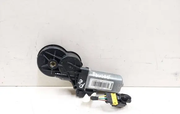 Peugeot 508 RXH Seat adjustment motor 974467103 D359600 921173101