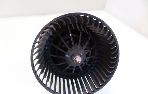 Ford Focus Heater fan/blower 1736007104