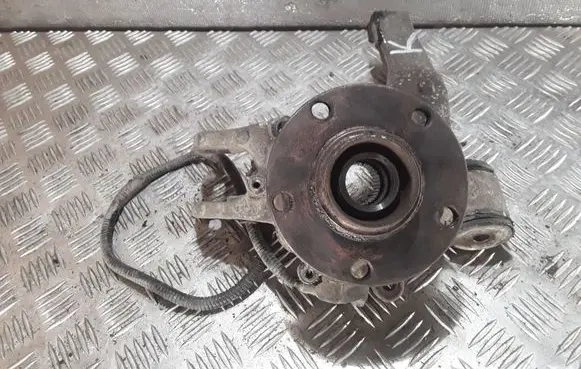 Audi A8 S8 D2 4D Rear wheel hub spindle/knuckle 