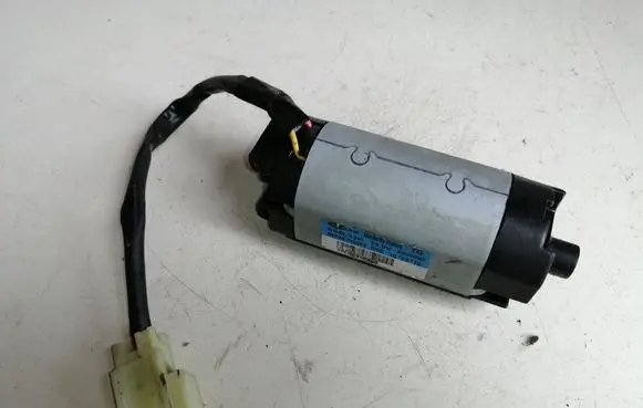 Hyundai Santa Fe Seat adjustment motor 88090TG540