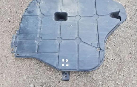 Maserati Ghibli Engine splash shield/under tray 6700092380