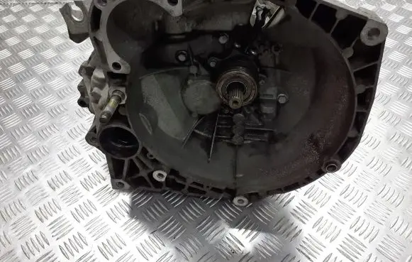 Alfa Romeo 147 Manual 4 speed gearbox 46736750