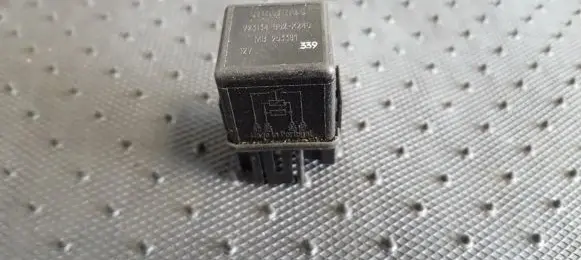 Mitsubishi Space Star Other relay MB953381 V23134-B52-X240