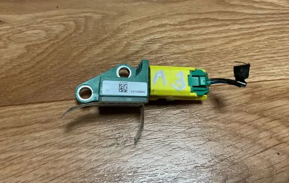 Volkswagen PASSAT B6 Airbag deployment crash/impact sensor 3C0909606