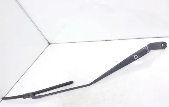 Volkswagen Polo IV 9N3 Front wiper blade arm 6Q1955410C