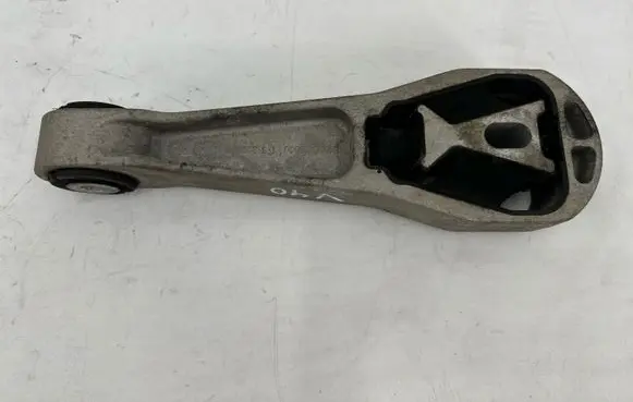 Volvo V40 Engine mount bracket 31359642