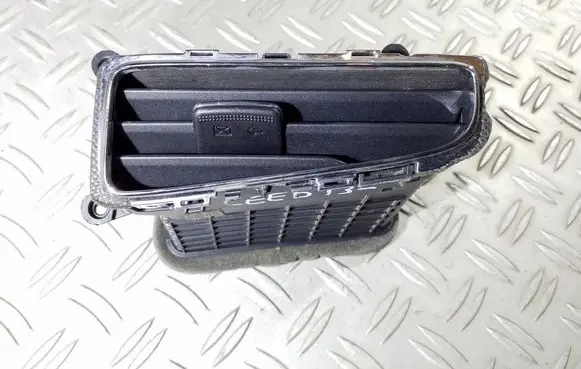 KIA Ceed Dash center air vent grill 97410A2900