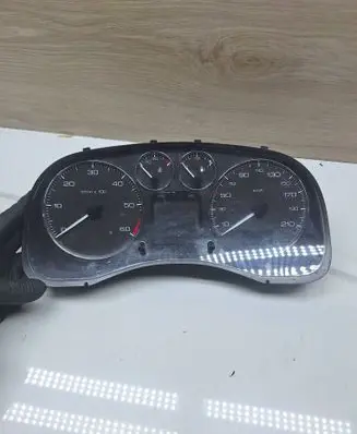 Peugeot 307 Speedometer (instrument cluster) 281121955 9654485280 Q2T58297Z