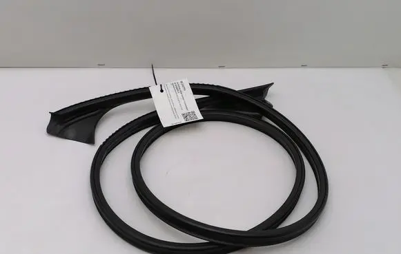 Mercedes-Benz CLA C117 X117 W117 Front door rubber seal A1176730421