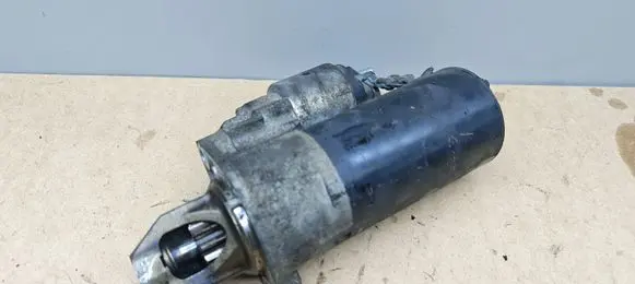 Mercedes-Benz E W211 Starter motor A0061516201