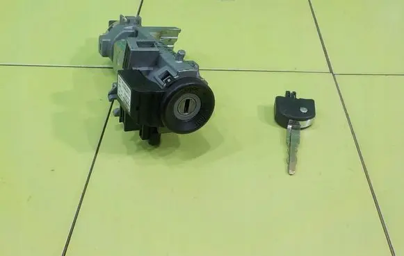 Mazda MX-5 NC Miata Ignition lock NE6166938 14AB142