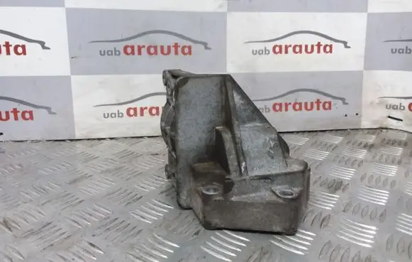 Ford Fiesta Engine mounting bracket 2S6E3K738AA