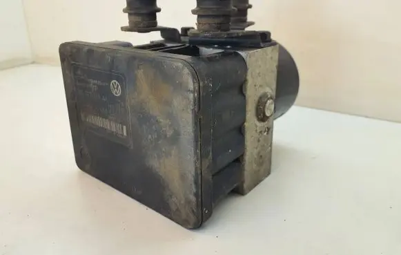 Volkswagen Golf VI ABS Pump 1K0907379AA 1K0614517AA 10096003603