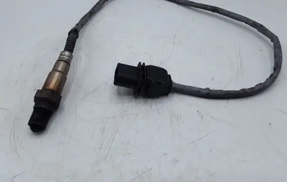 Volkswagen Touran I Lambda probe sensor 8E2820511B 1K0998262