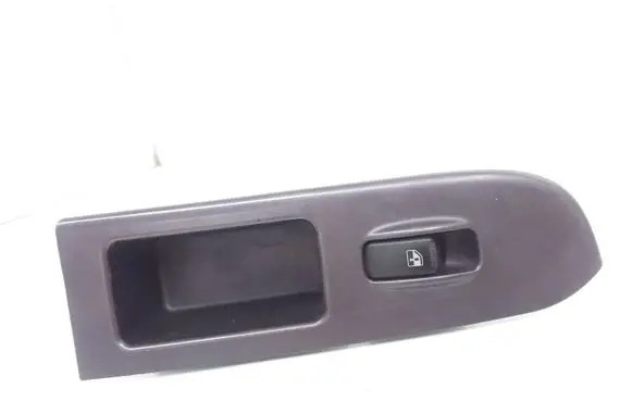 Hyundai Trajet Electric window control switch 621W10100 935753A000
