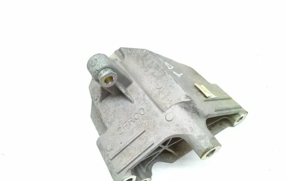 KIA Stinger Engine mounting bracket