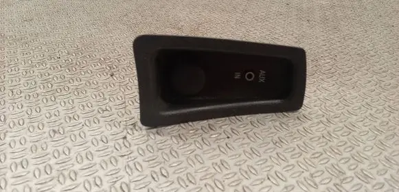 BMW 1 E81 E87 AUX in-socket connector 6930561